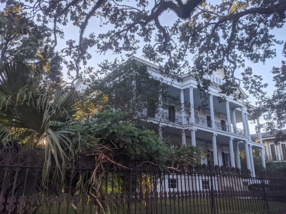 garden district walking tours